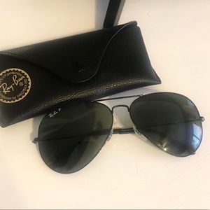 Ray Ban Polarized Aviators Black sunglasses